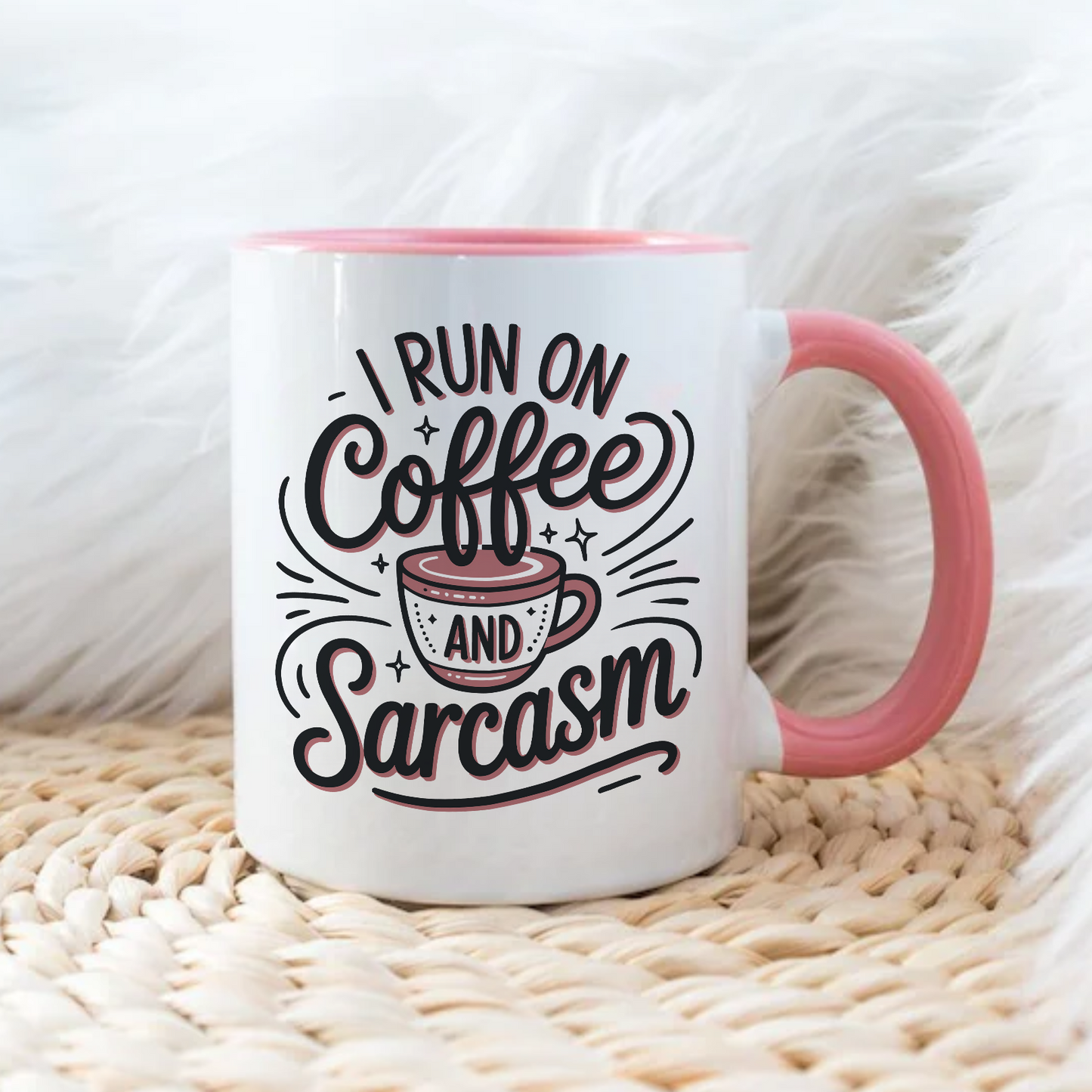 I run on coffee and sarcasm - Šoljica