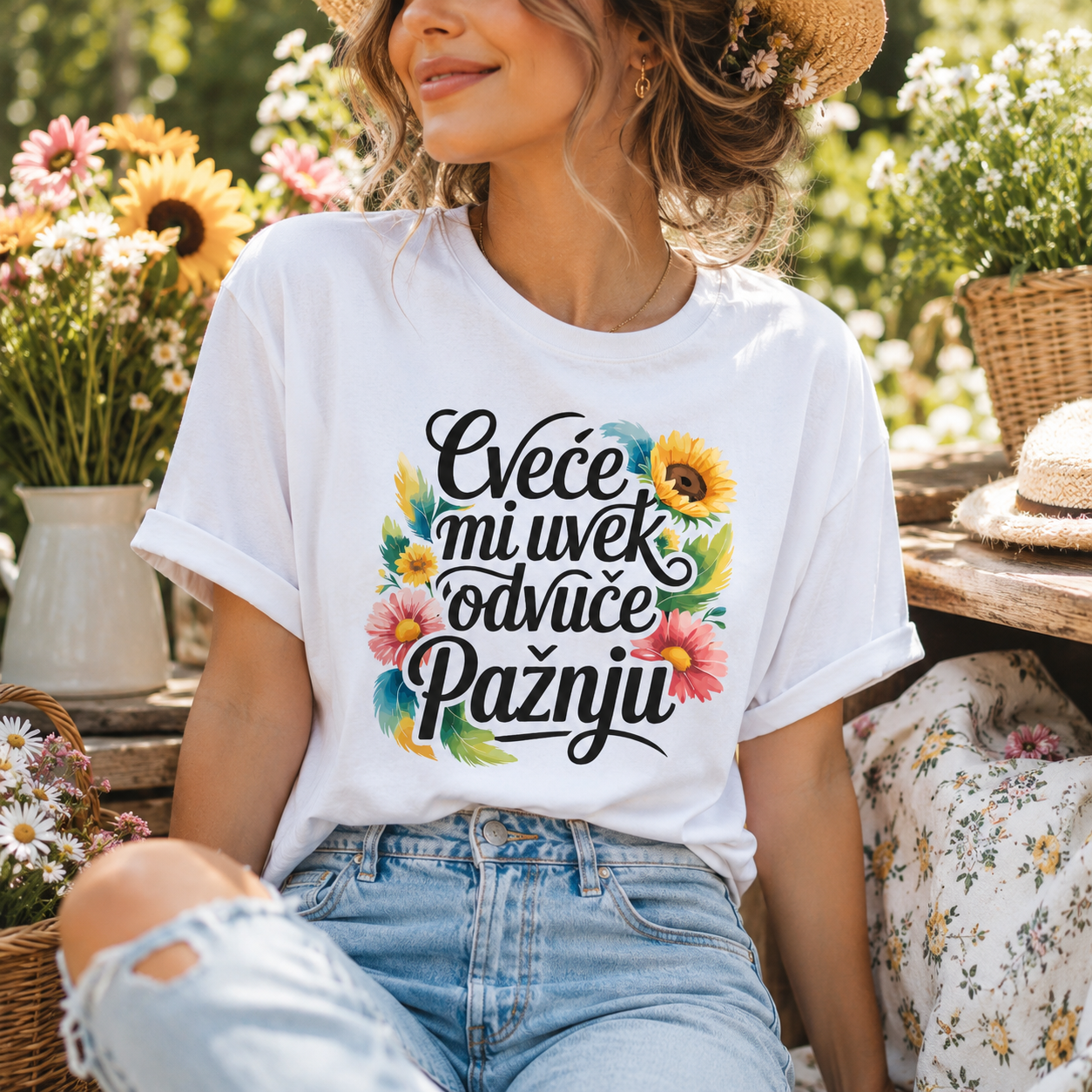 Cveće mi uvek odvuče pažnju - Majica