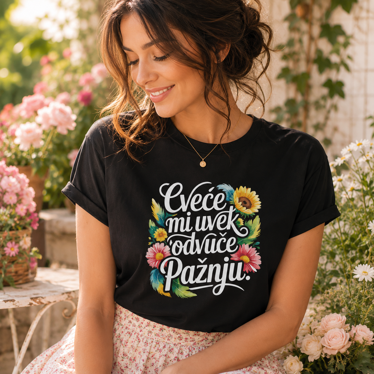 Cveće mi uvek odvuče pažnju - Majica