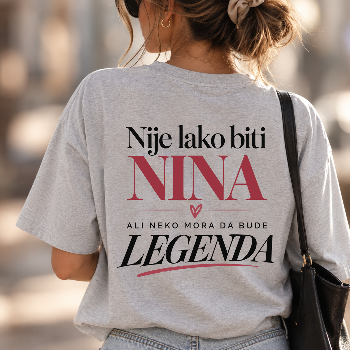 Nije lako biti [Vaše Ime] Ali neko mora da bude Legenda - Majica